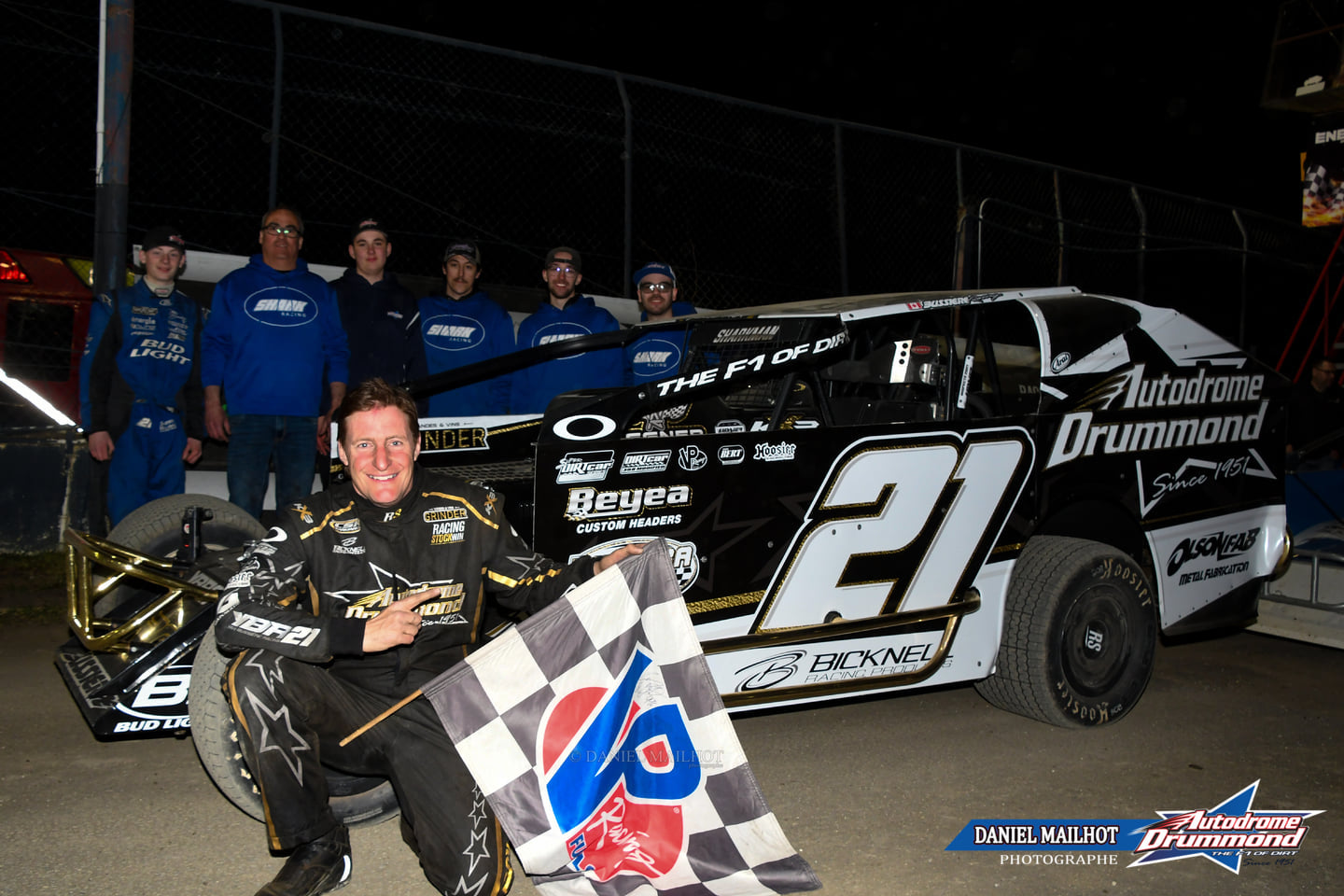 Yan Bussière remporte une soirée historique à l’Autodrome Drummond